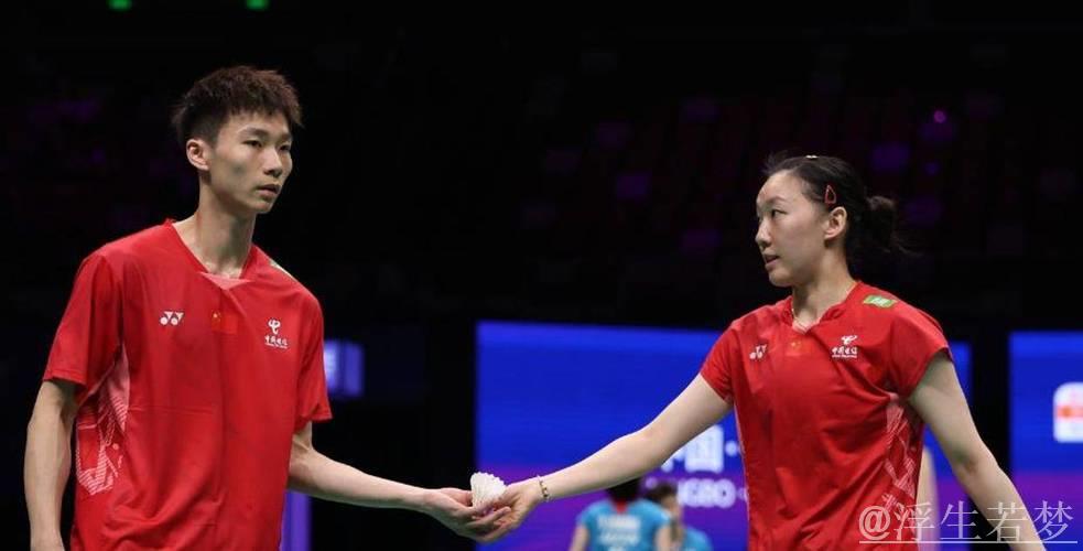中国羽毛球公开赛女双四强对决：中韩交锋